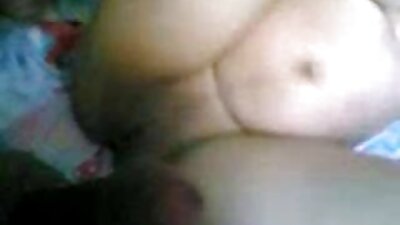 અસ્પષ્ટ ગુજરાતી સેકસી બીપી વીડીયો નિર્દેશક ગોળાકાર સ્તનો સાથે ઇબોની ચિકને સ્ક્રૂ કરે છે